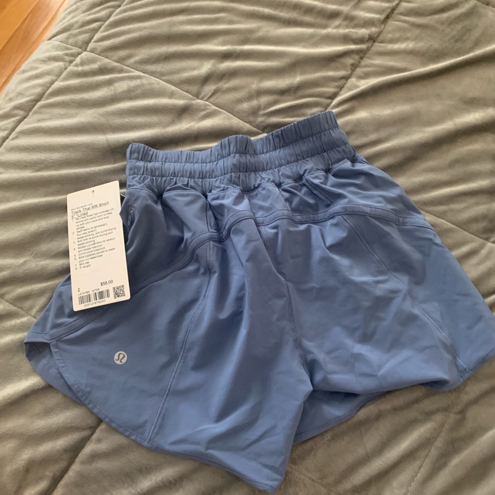 Lululemon water drop track that MR Short 5” lined